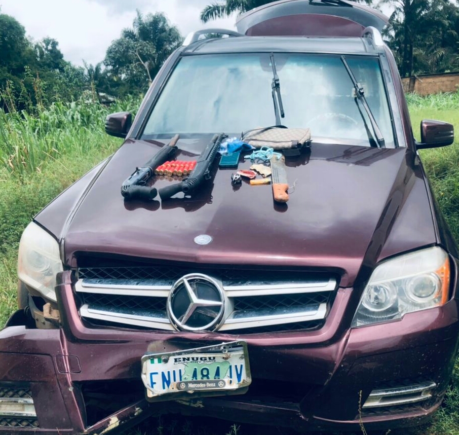 Police Recovers Guns , Mercedes SUV Dump by Armed Gang in Anambra