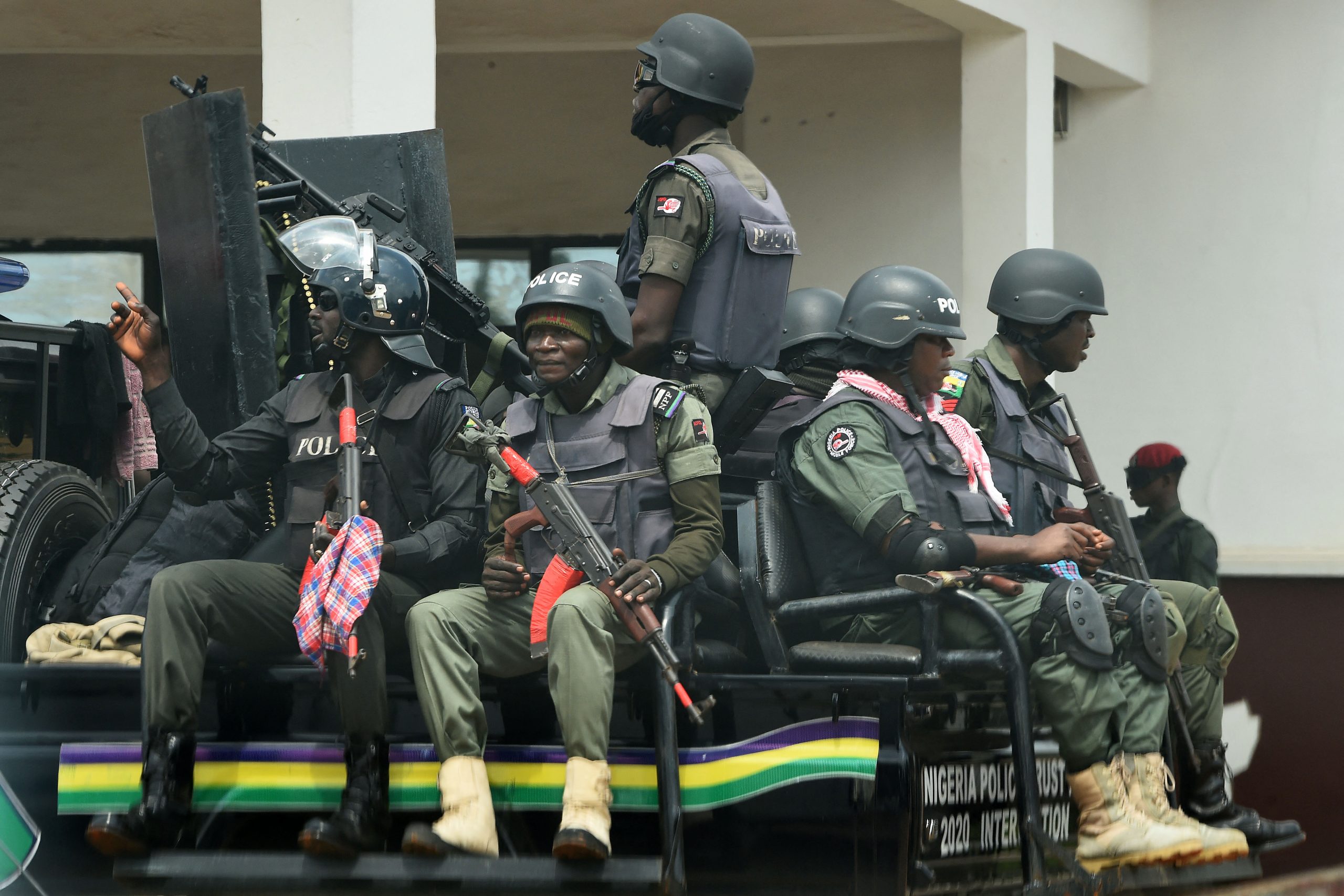 6 suspects arrested for killing policeman and taking his service rifle in Lagos