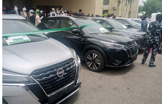 FCT Minister, Wike Presents 10 Vehicles To Ten Traditional Rulers