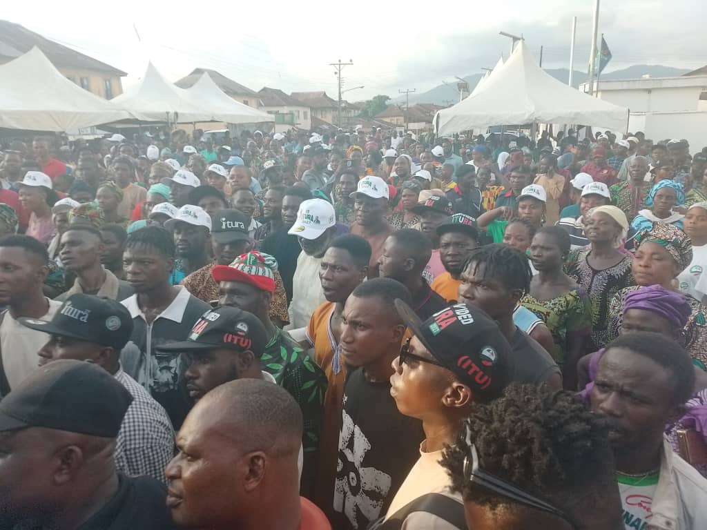 Pelumi Olajengbesi Storms Ipetu Ijesa, Promises Stronger PDP and More Support for Women and Youths, Empower 250women
